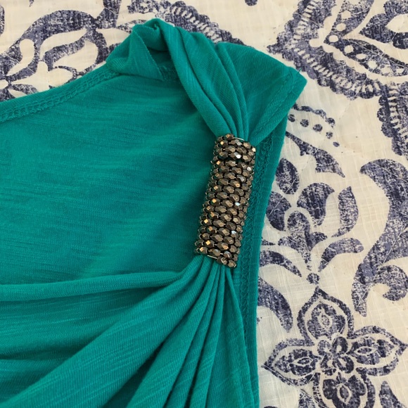 Asymmetrical teal top - Picture 3 of 3